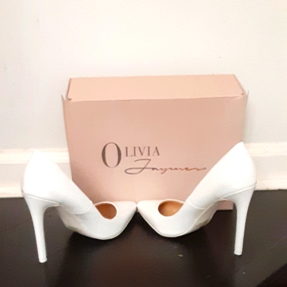 Heels - Picture 3 of 4